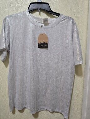Main Strip Metallic Silver Short Sleeve Tee